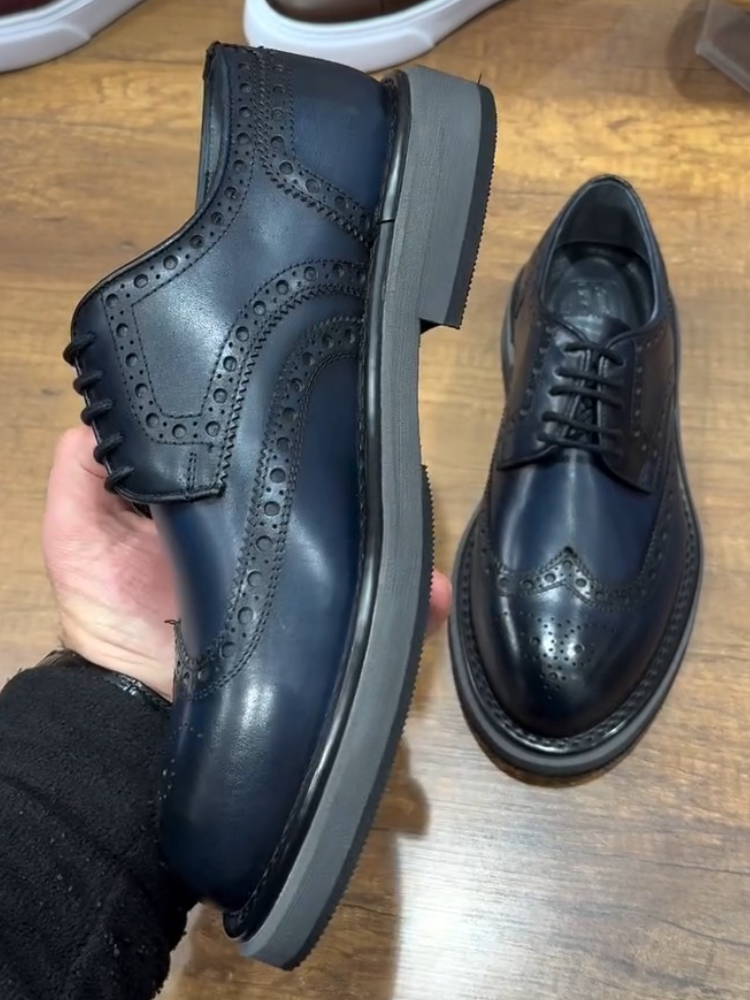 Men's Engraved Pattern Leather Shoes