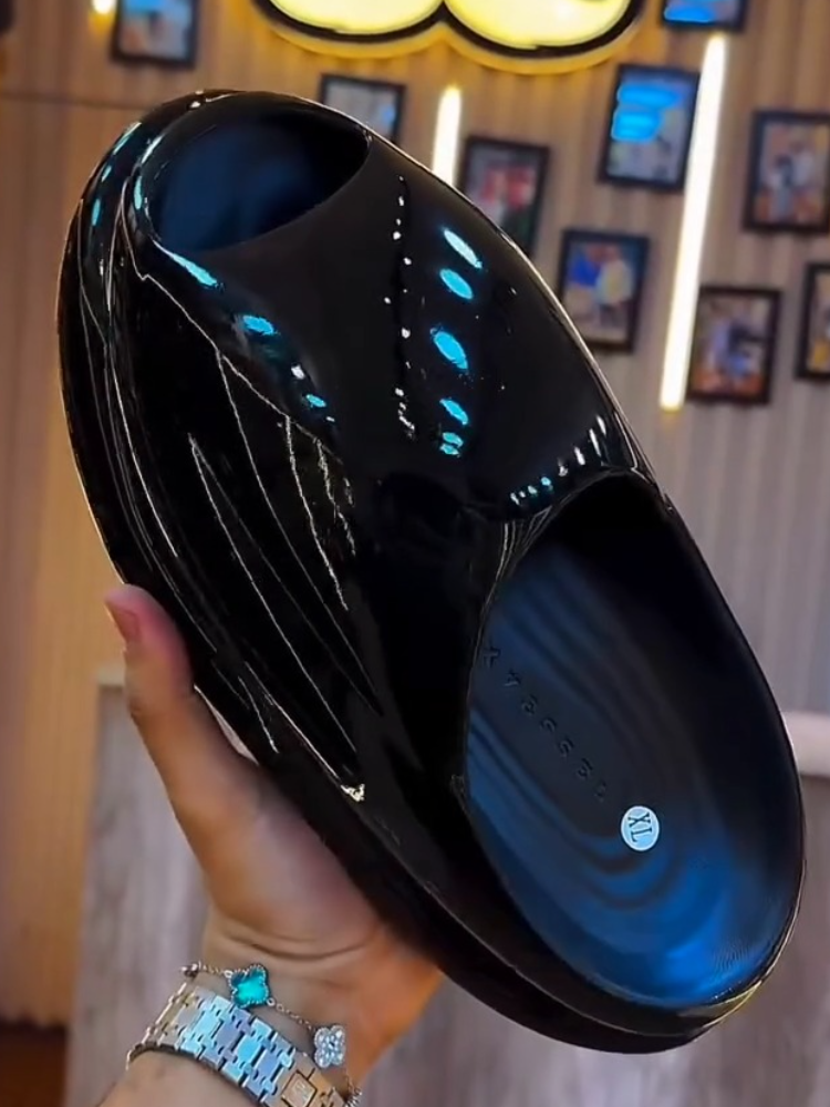Fashion Comfy Shock Absorption Giant Whales Slippers