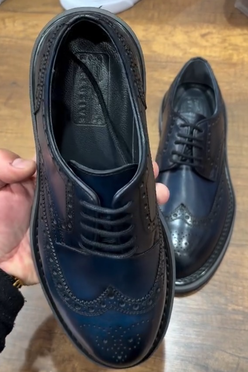 Men's Engraved Pattern Leather Shoes