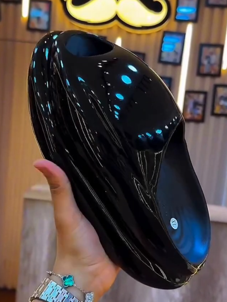 Fashion Comfy Shock Absorption Giant Whales Slippers