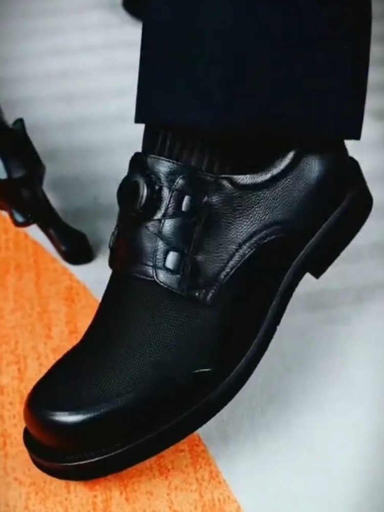 Slip-On Oxford Shoes With Adjustable Knob Closure – Elegant & Easy Fit