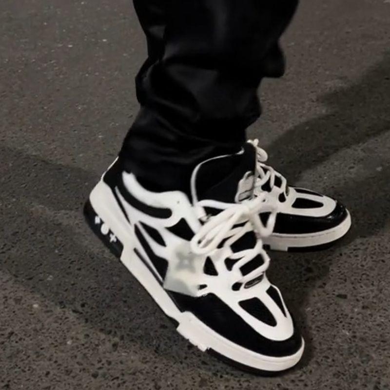 Men's Street Fashion Black And White Sports Sneakers