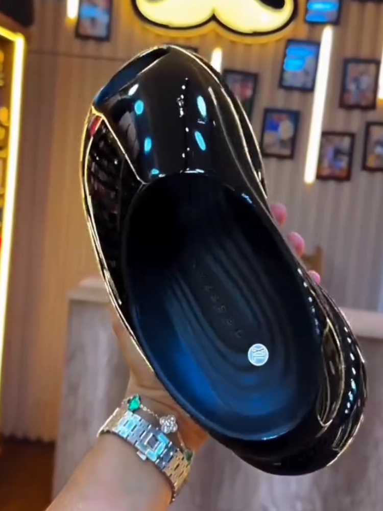 Fashion Comfy Shock Absorption Giant Whales Slippers