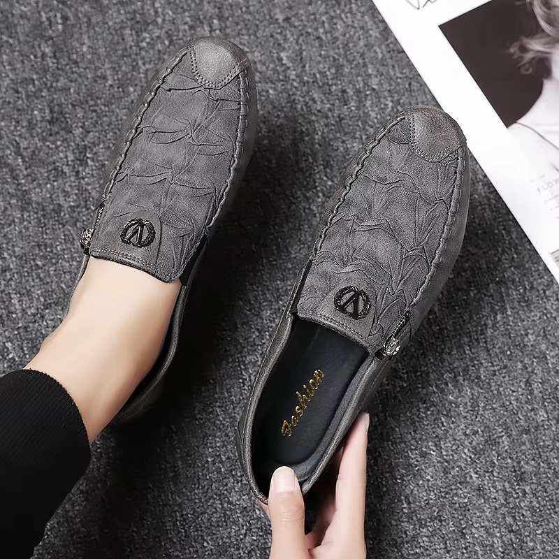 Men's Fashion Casual Leather Shoes With A Zip