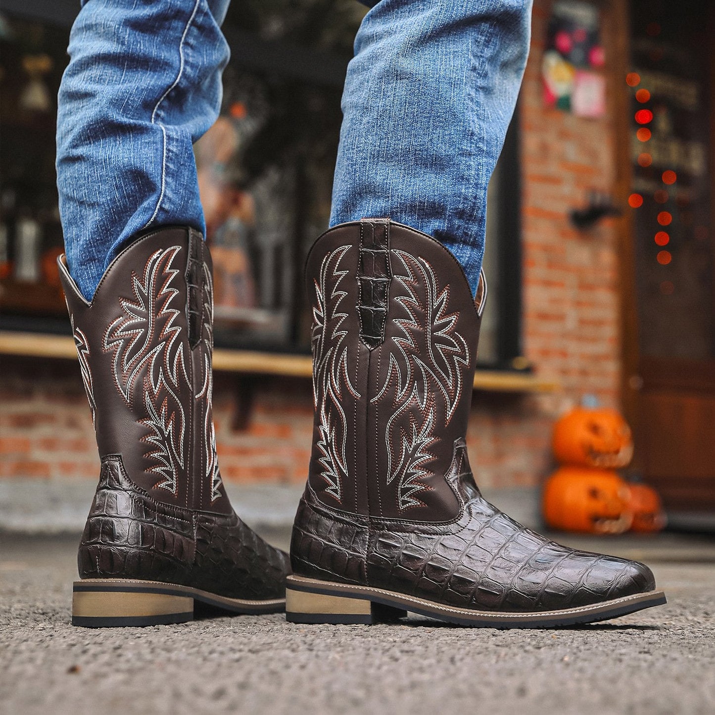 Crocodile Embroidered Vintage Wide Toe Western Cowboy Boots